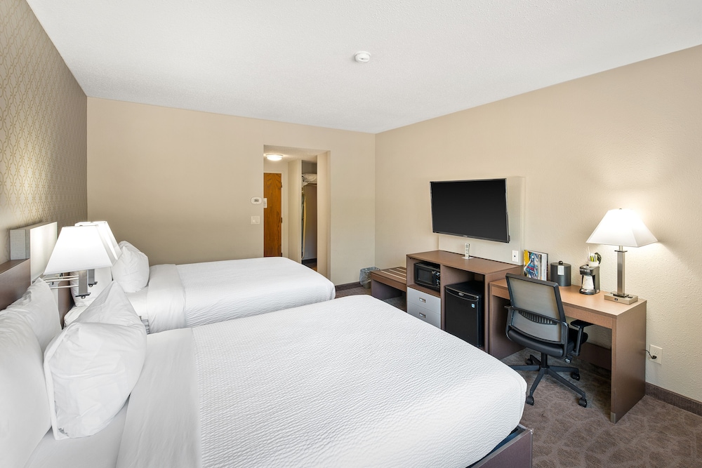 Standard Room, 2 Queen Beds photo 3