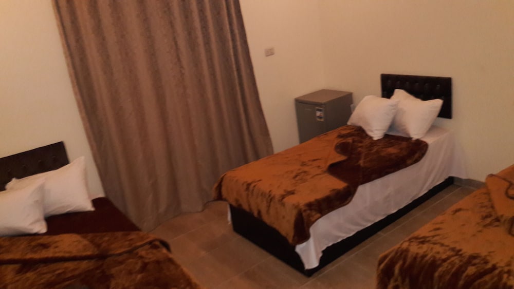 Triple Room, Private Bathroom - Photo 3