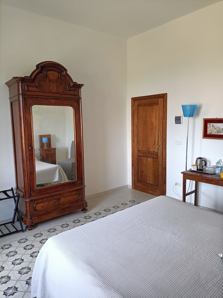 Superior Double Room, Hill View photo 2