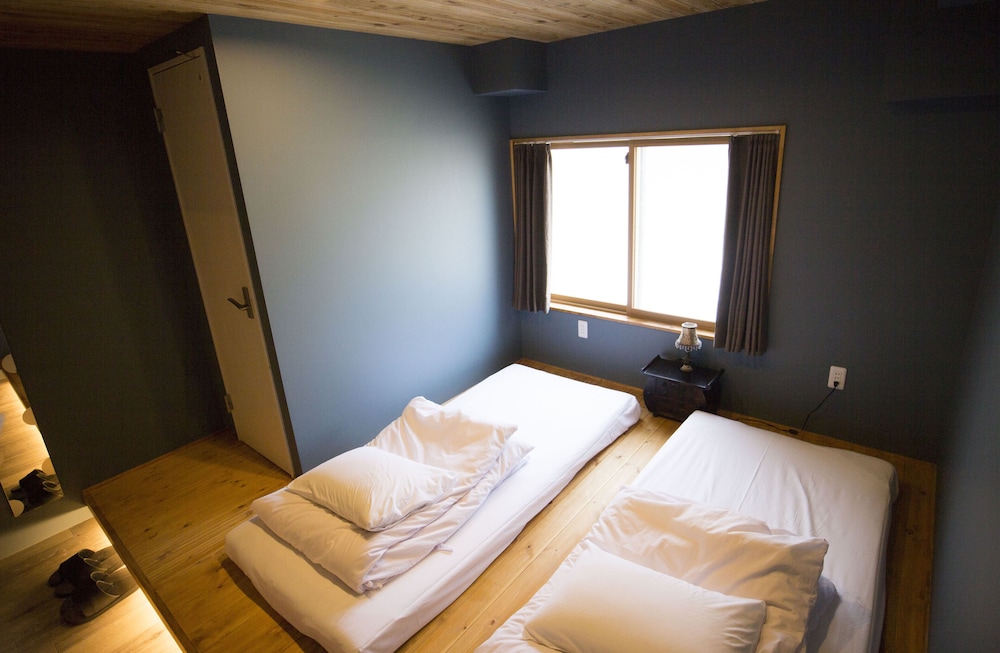 Twin Room - Photo 6