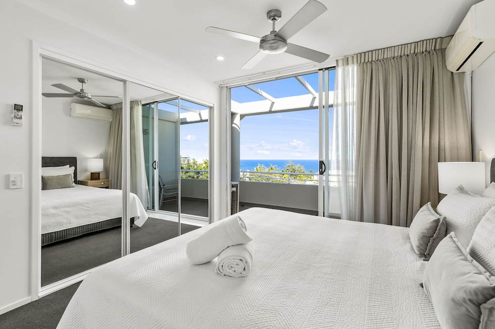 1 Bedroom, Panoramic Ocean view, Top level Middle