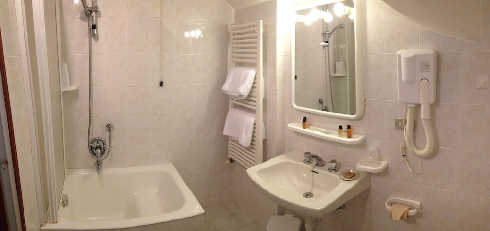 Quadruple Room photo 3