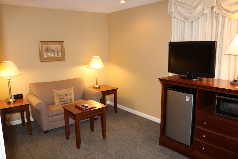 Suite, 2 Queen Beds (Two-Room Suite N/S) photo 3