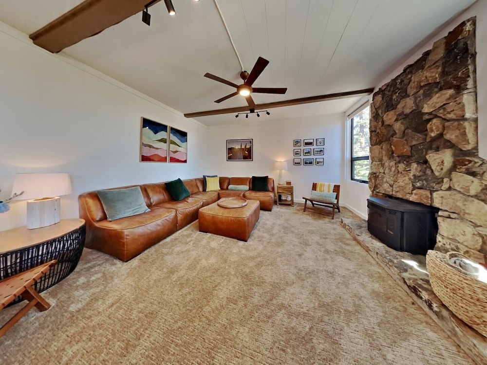 Condo, 2 Bedrooms