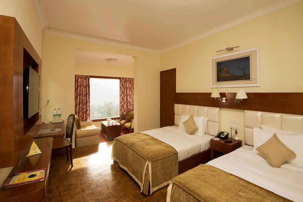 Deluxe Room - Photo 3