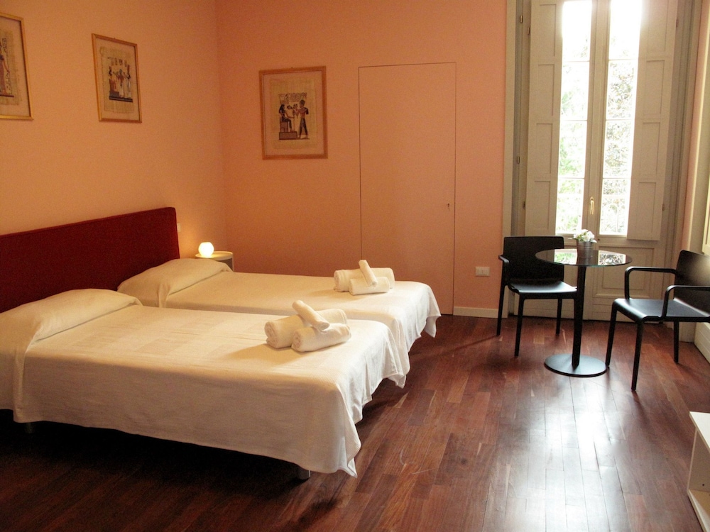 Superior Double or Twin Room, Ensuite photo 1