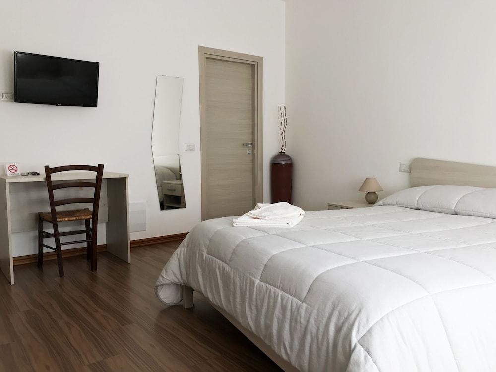 Classic Quadruple Room, Multiple Beds photo 1