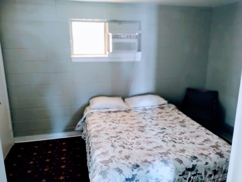 2 Bedroom Suite with Kitchenette
