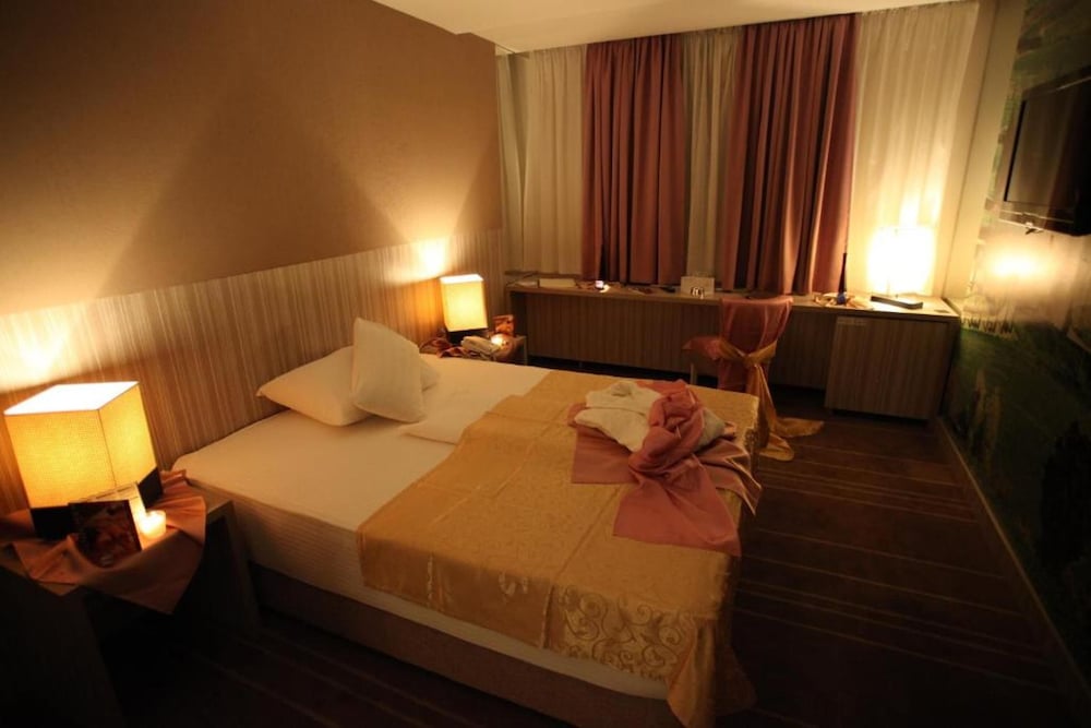 Superior Double or Twin Room - Photo 2