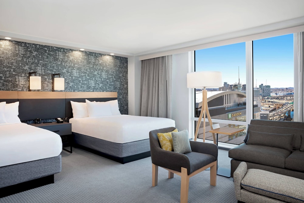 Studio, Multiple Beds, City View (Mobility Accessible, Roll-in Shower)