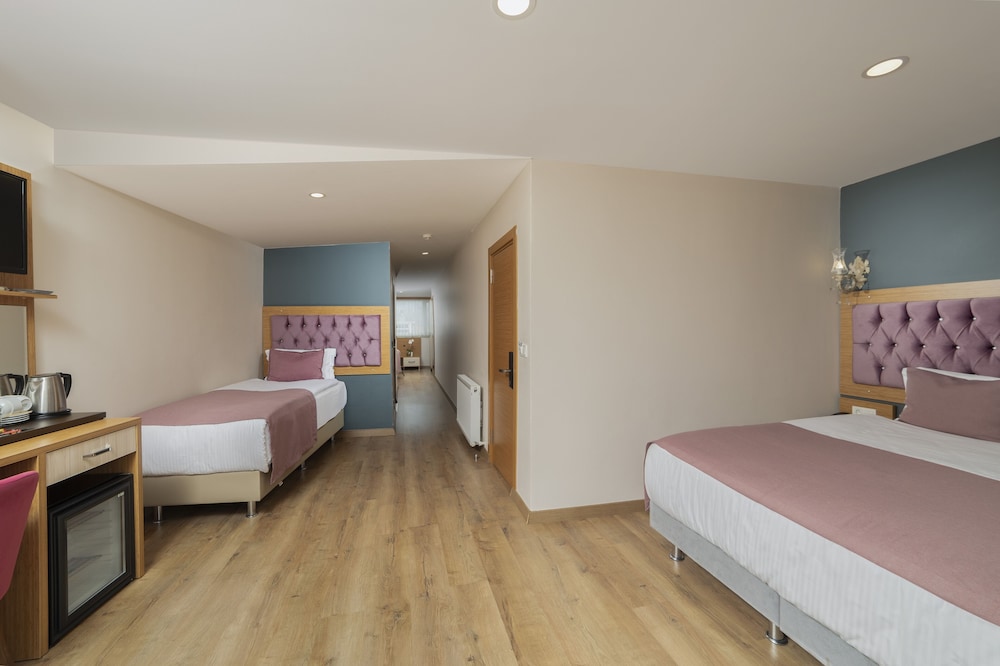 Quadruple Room, Balcony photo 1