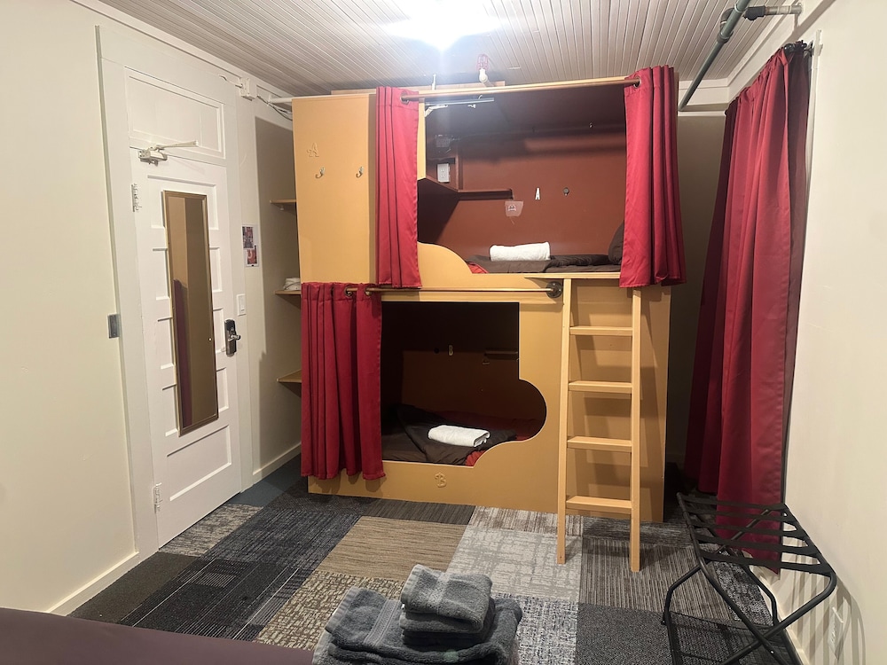 Family Quadruple Room, Shared Bathroom photo 2