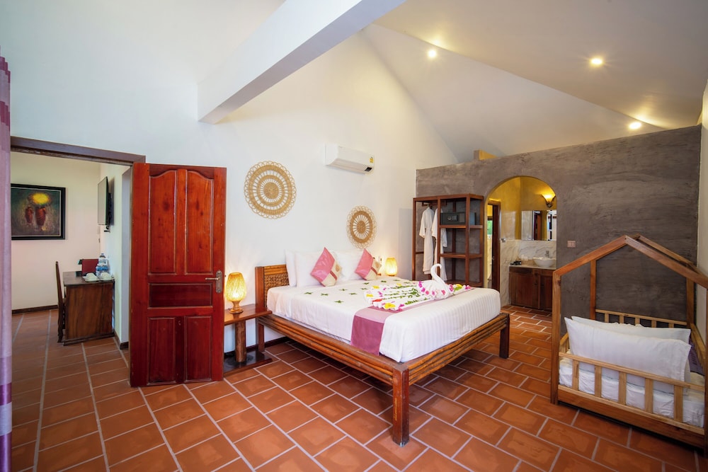 Family Villa, 3 Bedrooms, Private Pool - Photo 5