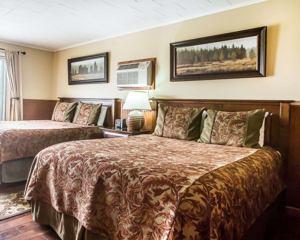 Standard Room, 2 Queen Beds, Non Smoking - Photo 4