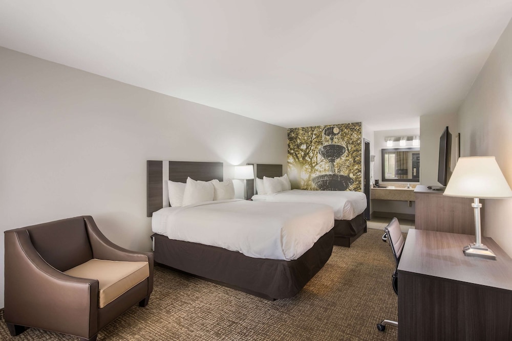 Standard Room, 2 Queen Beds, Non Smoking photo 1