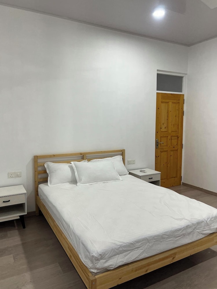 Standard Double Room - Photo 7