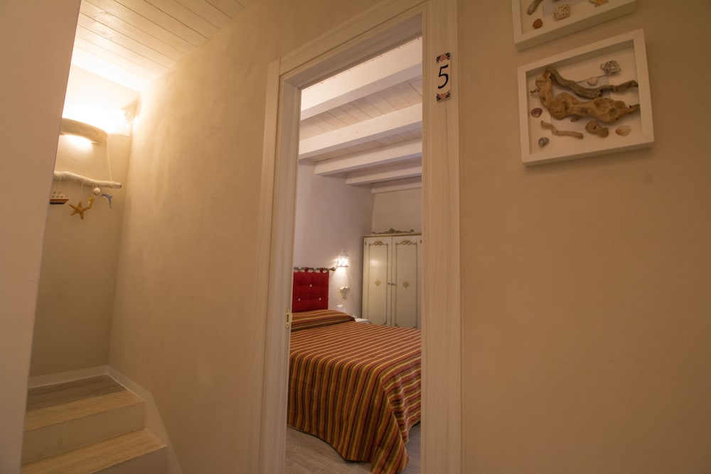 Traditional Apartment (Vico dell'Erba 8) photo 2