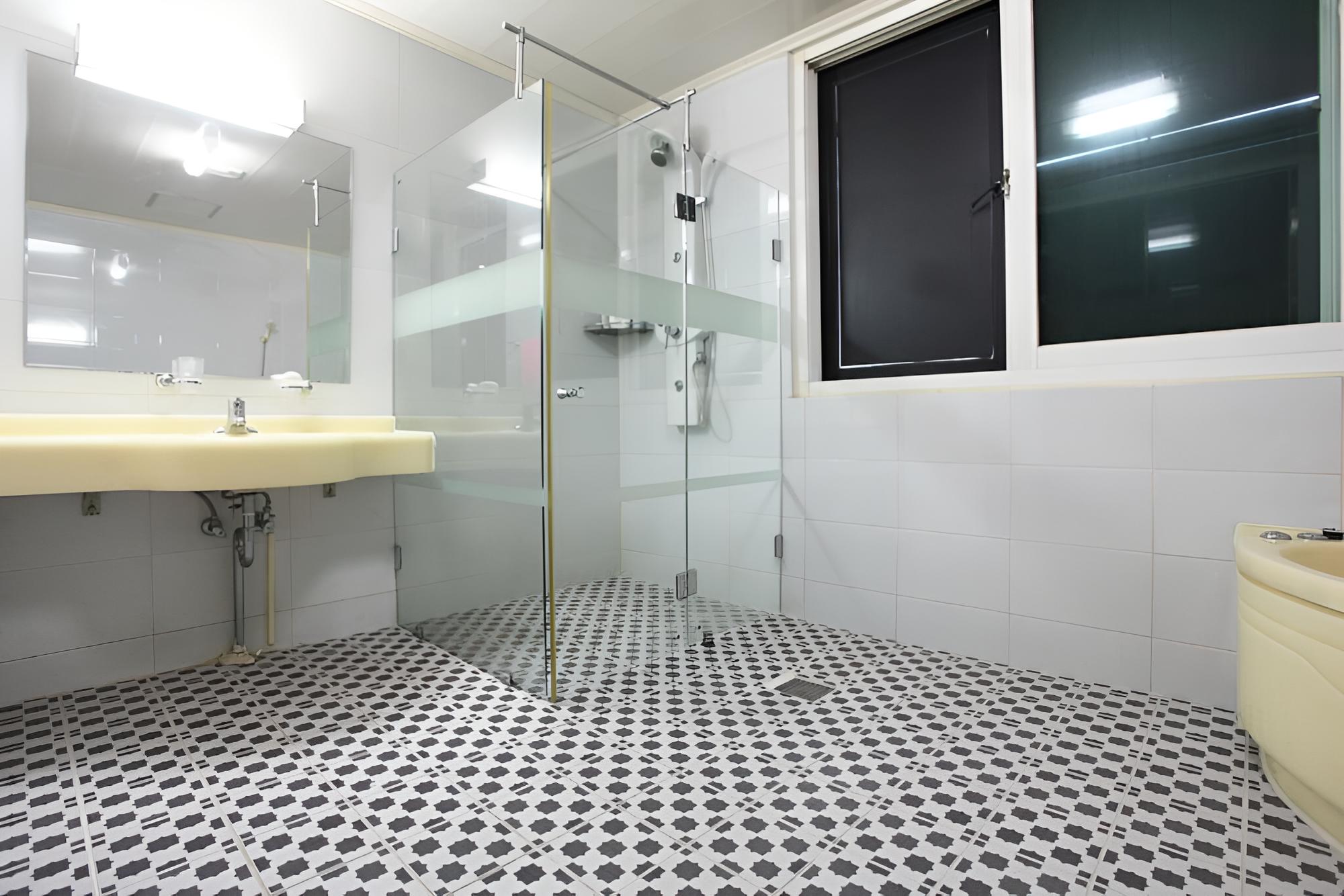 Room (luxury) photo 3