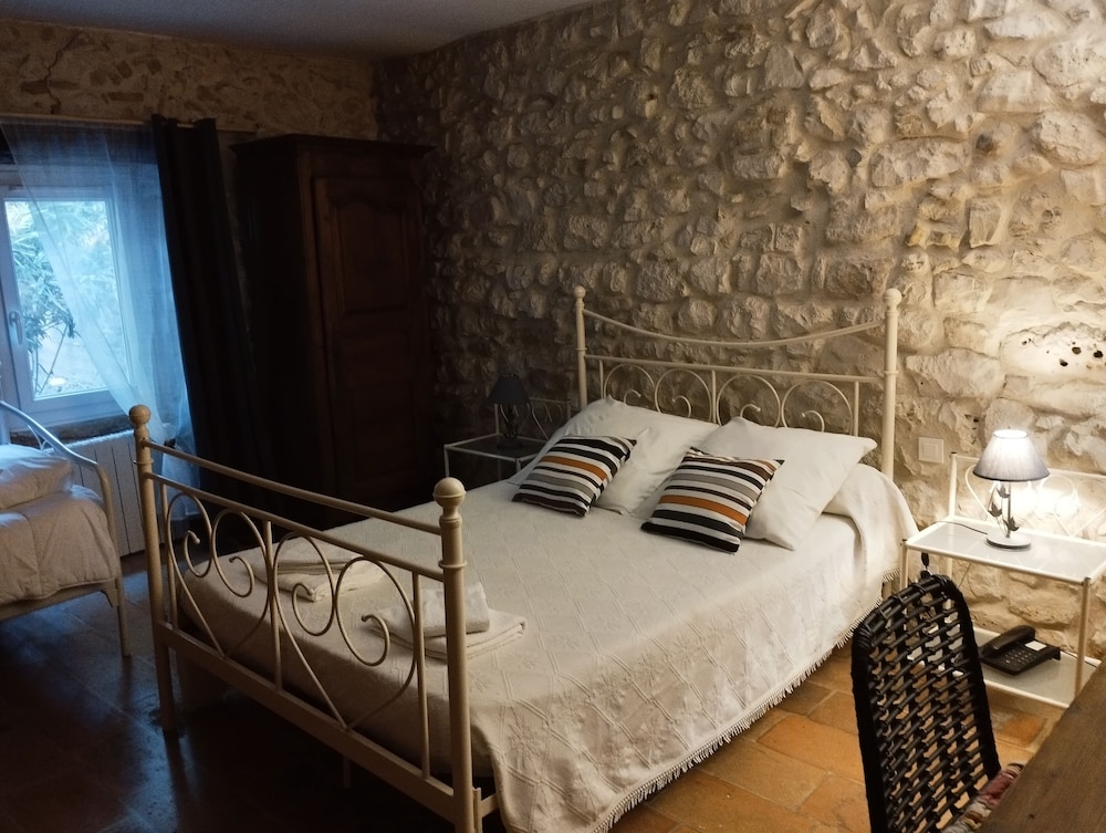 Standard Triple Room - Photo 3