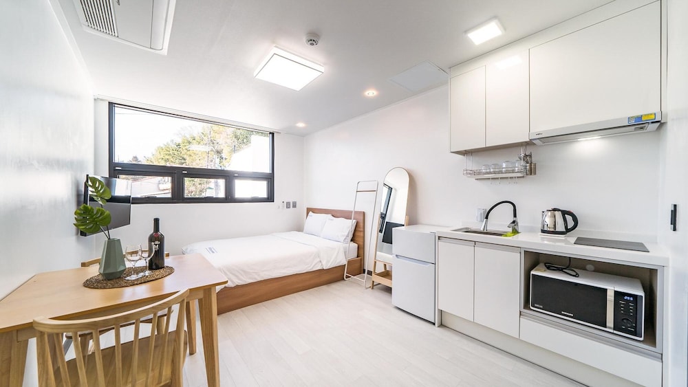 Basic Room, 1 Bedroom (202) - Photo 4