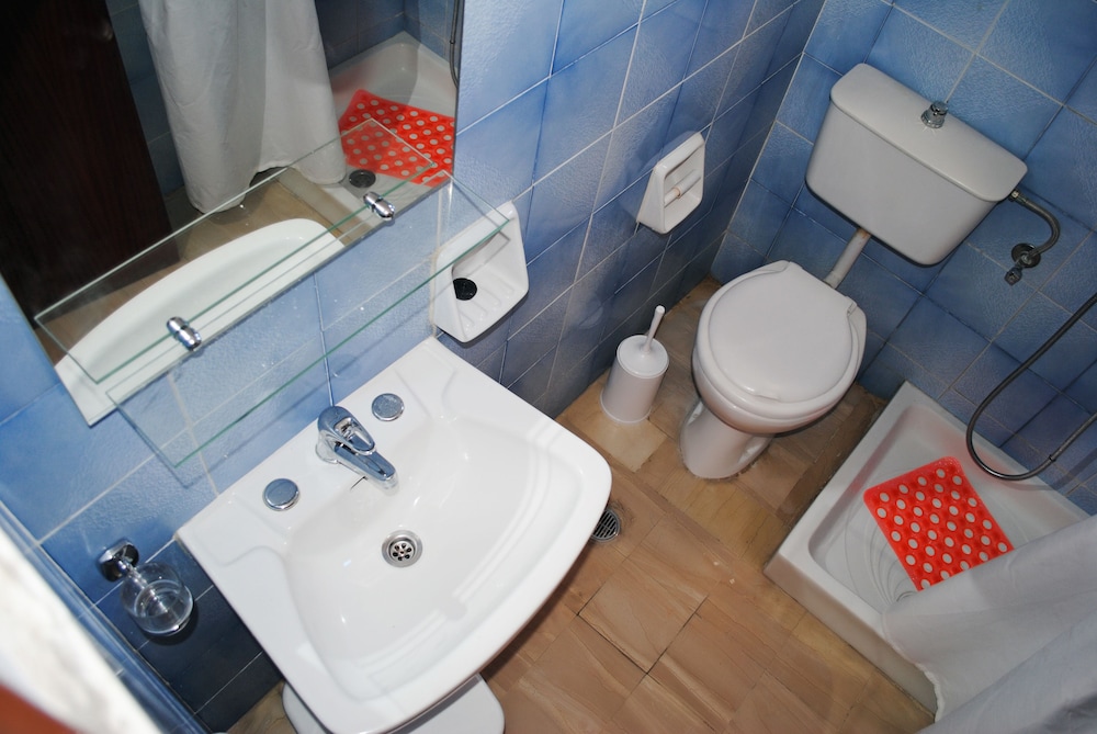 Basic Apartment photo 3