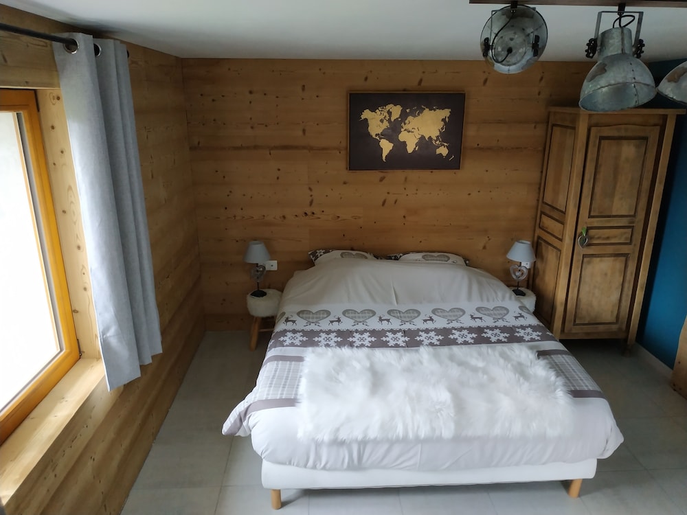 Deluxe Room - Photo 1