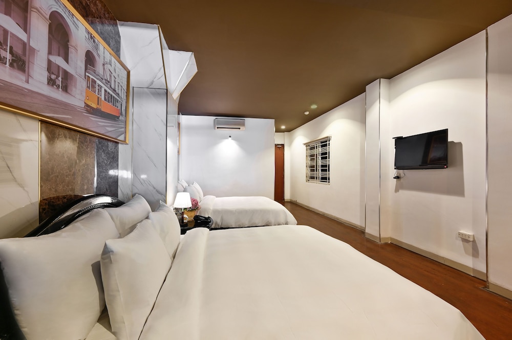 Family Quadruple Room with complimentary daily snack photo 1