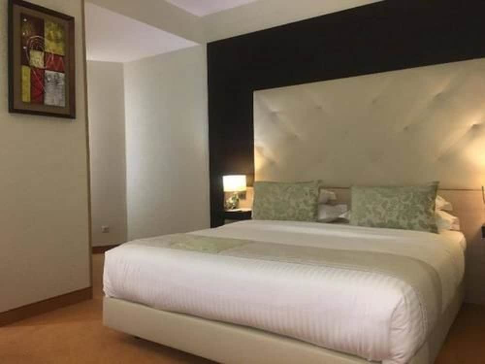 Executive Suite photo 3