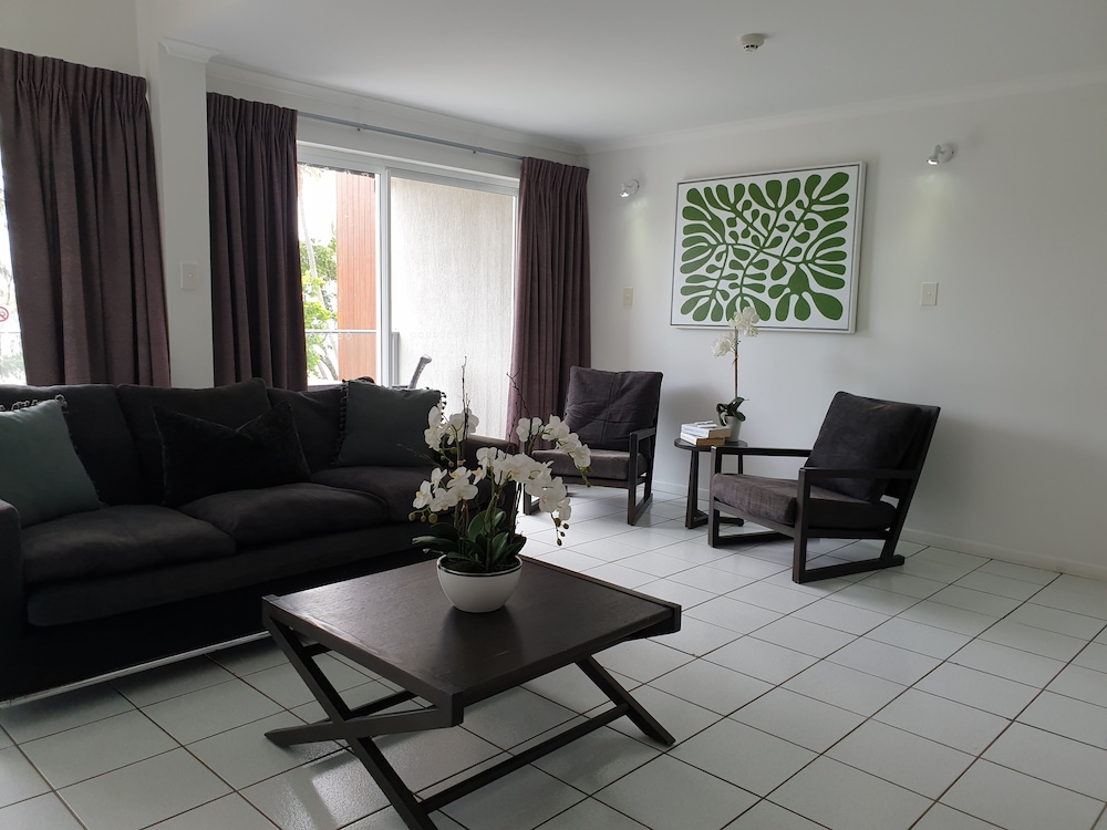 Beachfront Island Suite photo 3