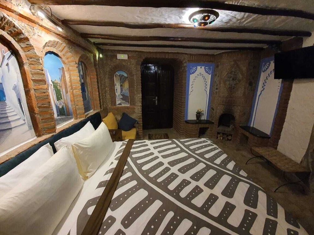Romantic Double or Twin Room photo 1