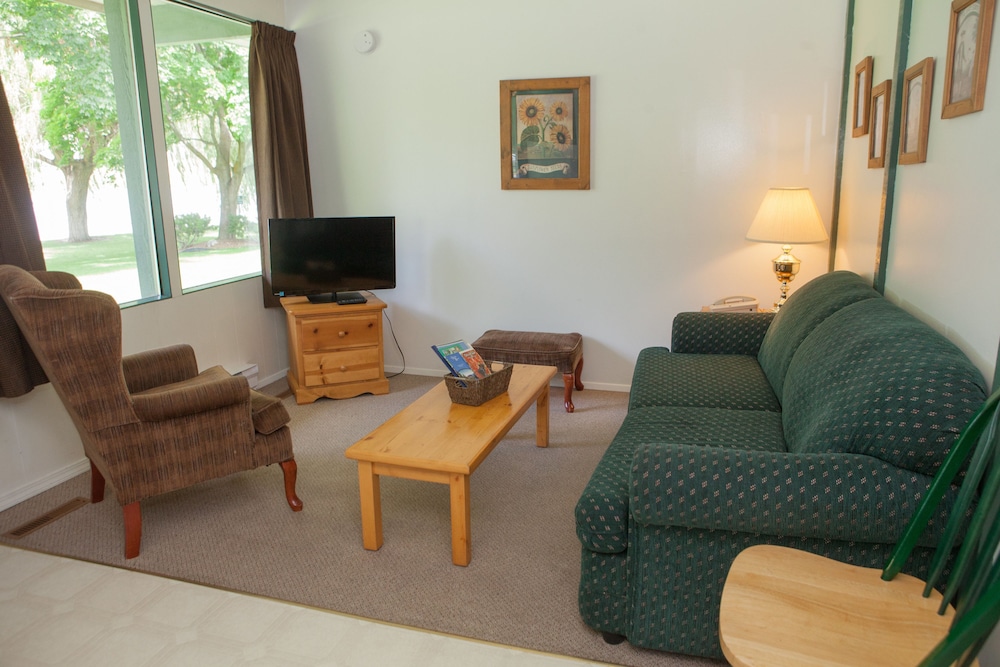 Standard Suite, 2 Bedrooms, Kitchenette photo 1