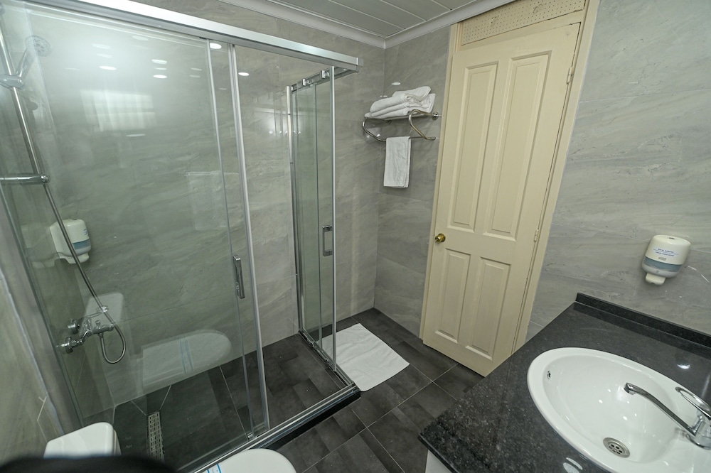 Standard Room photo 2