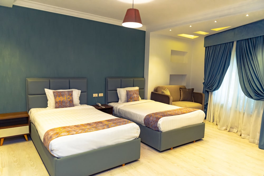 Junior Suite, Pool View - Photo 3