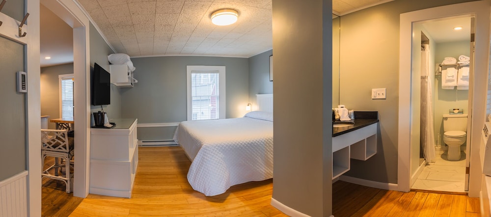 Studio Apartment-King photo 2