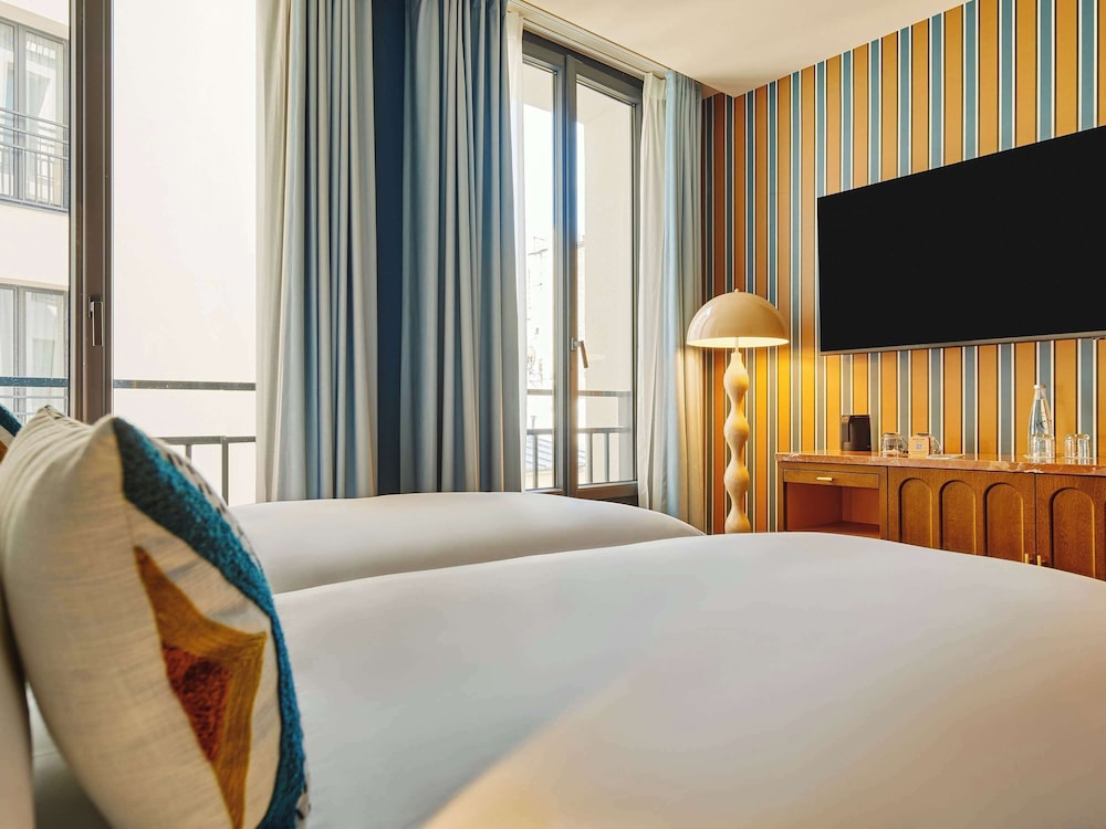 Standard Room, 2 Twin Beds thumbnail 6