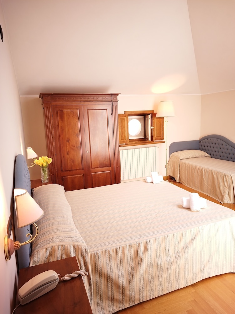 Family Quadruple Room photo 1