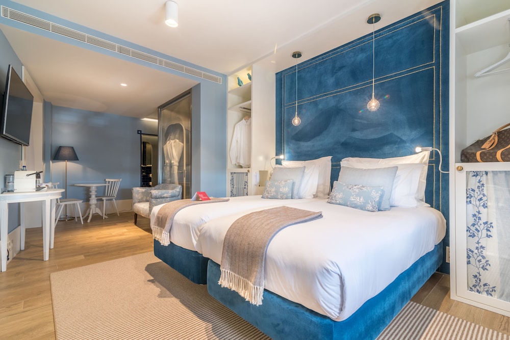 Superior Double or Twin Room, River View
