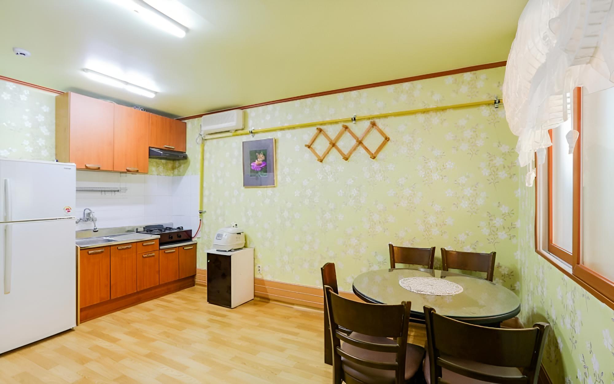 Room (Crescent) photo 1