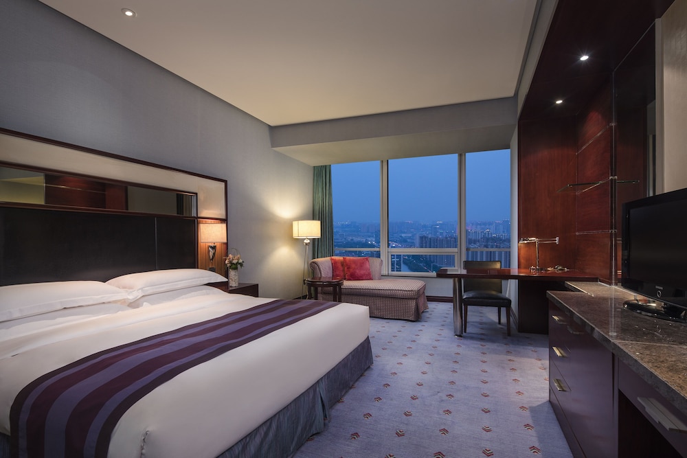 Standard Room, 1 King Bed - Photo 1