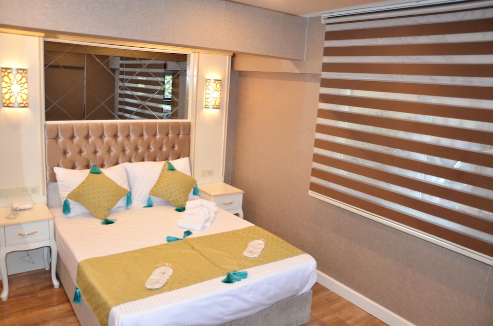 Deluxe Double Room, 1 Queen Bed, Non Smoking photo 1
