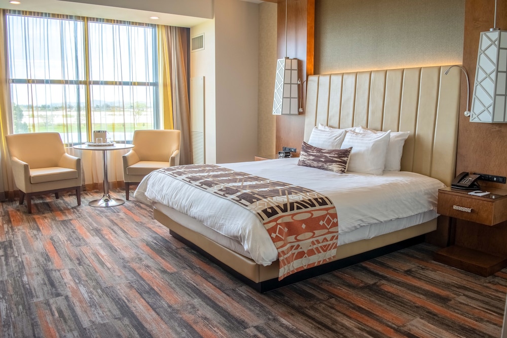 Deluxe Room, 1 King Bed, Accessible photo 1
