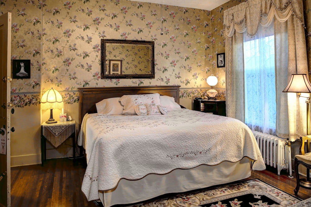 Room, Private Bathroom (Yellow Rose)