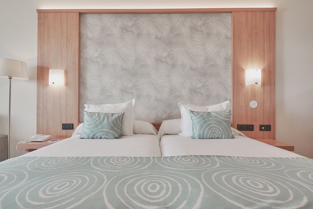 Double Room (3 adults)
