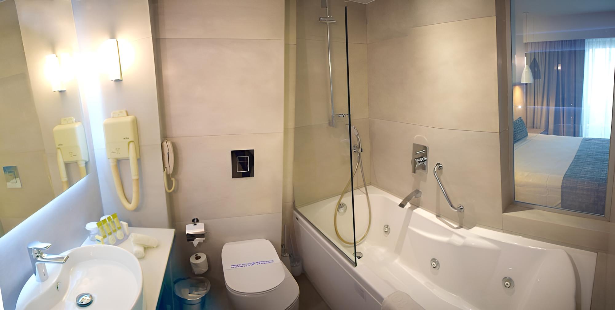 Standard Double or Twin Room photo 2