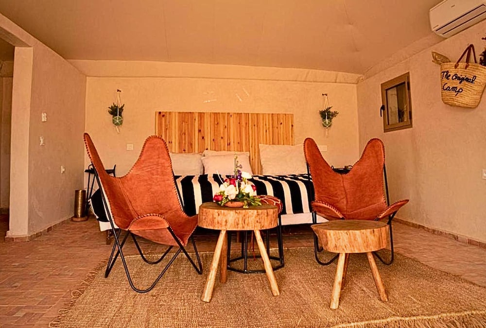 Comfort Tent, 1 King Bed, Patio, Mountain View photo 2