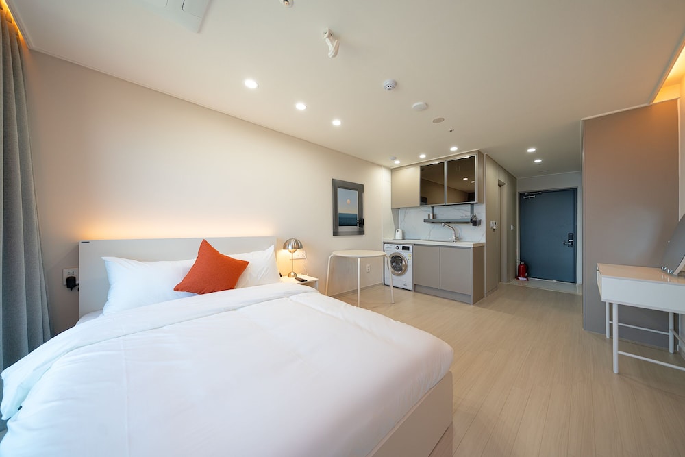 Standard Room with Partial Ocean View