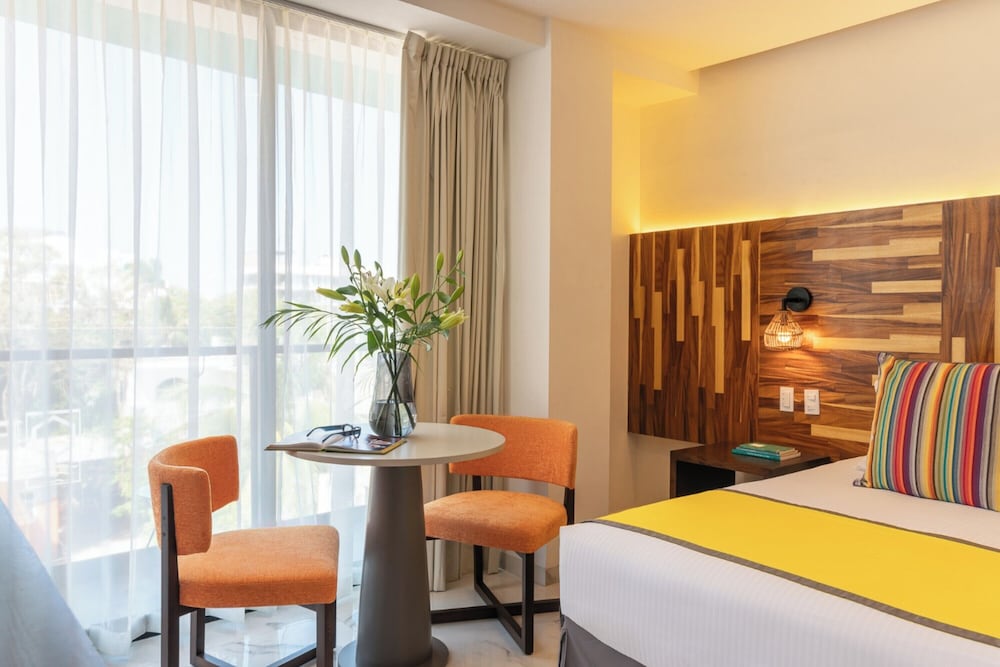 Superior Room, 1 King Bed - Photo 2