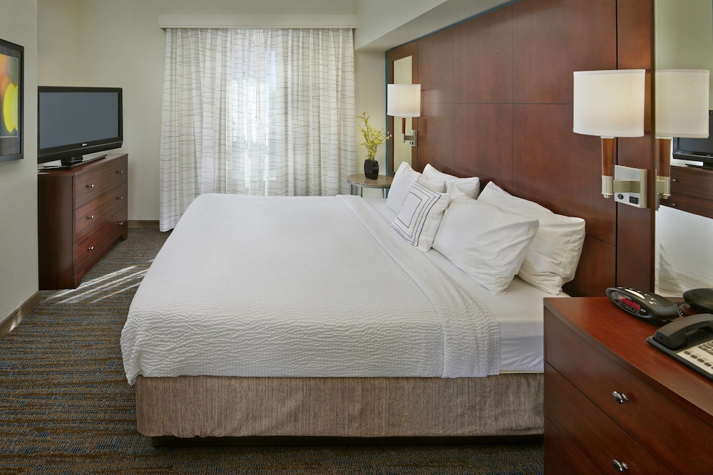 Suite, 1 King Bed with Sofa bed, Fireplace - Photo 2