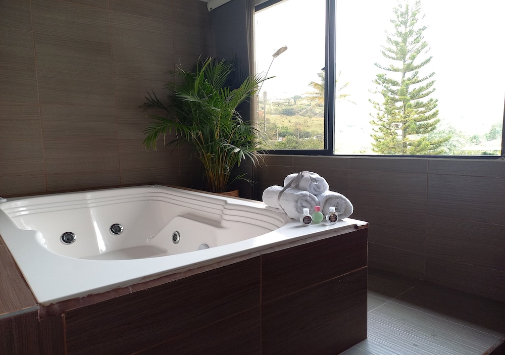 Standard Studio Suite photo 2