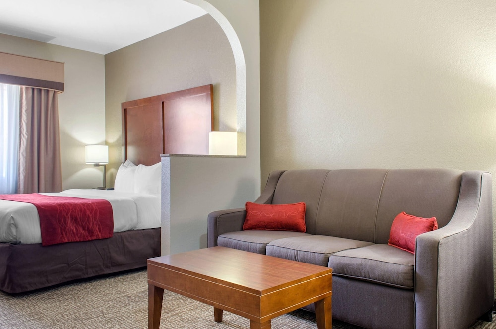 Suite, 1 King Bed, Non Smoking, Jetted Tub - Photo 5